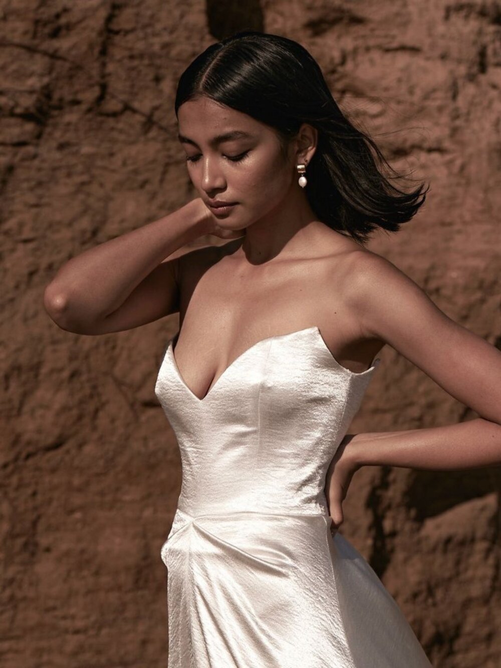 Newhite Onda Wedding Gown | Liquid Satin Strapless Bow | Ivory